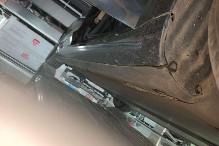 Used Tesla Model 3 2019 Long-Range Rear-Wheel-Drive Version Right Side Sill