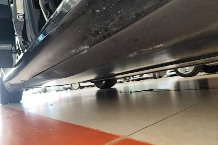 Used Tesla Model 3 2019 Standard Range Rear-Drive Upgraded Version Right Side Sill