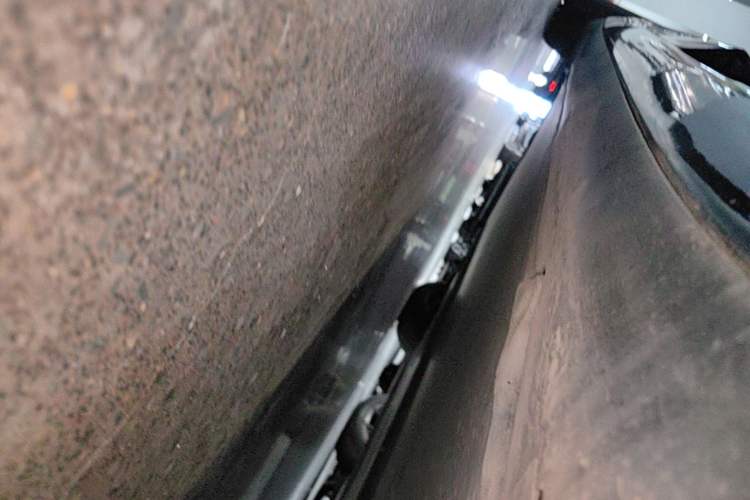 Used Tesla Model 3 2019 Long-Range All-Wheel-Drive Version Right Side Sill