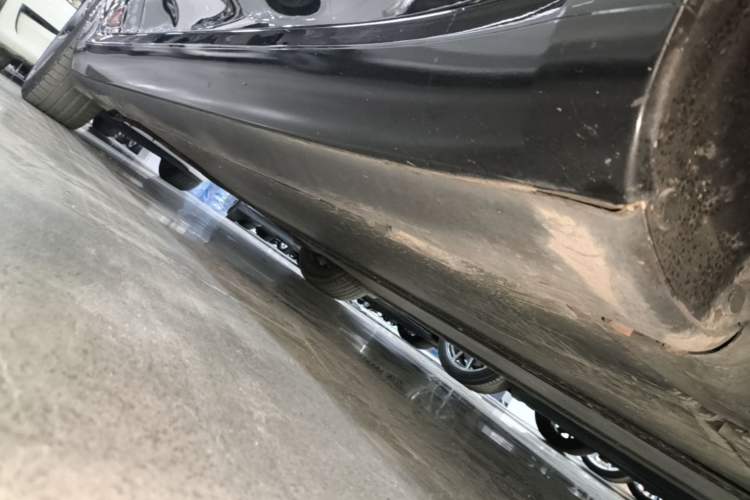 Used Tesla Model 3 2019 Standard Range Rear-Drive Upgraded Version Right Side Sill