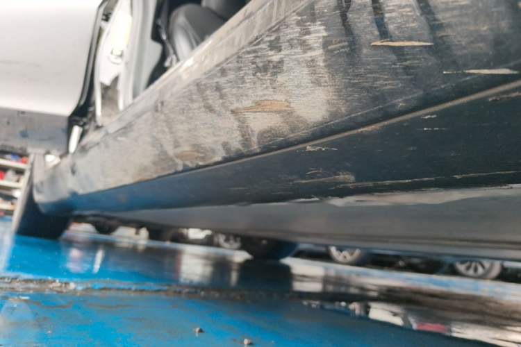 Used Tesla Model 3 2019 Standard Range Rear-Drive Upgraded Version Right Side Sill