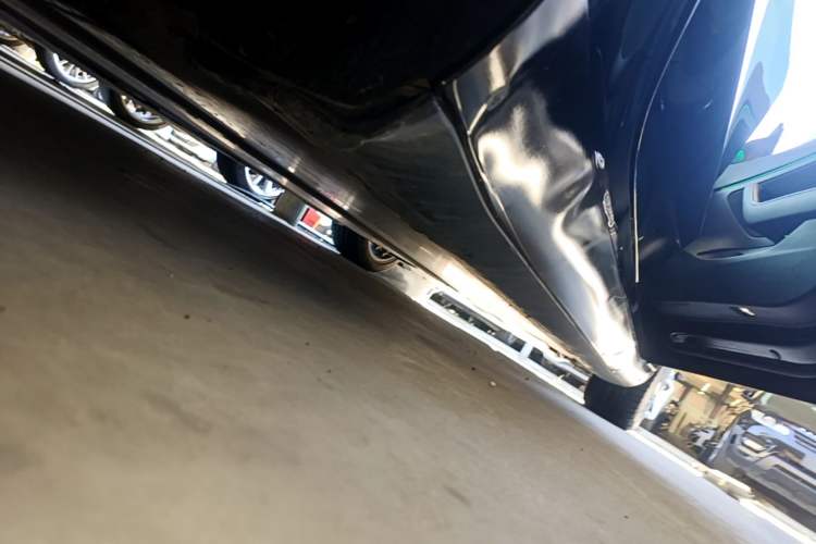 Used Tesla Model 3 2019 Standard Range Rear-Drive Upgraded Version Right Side Sill