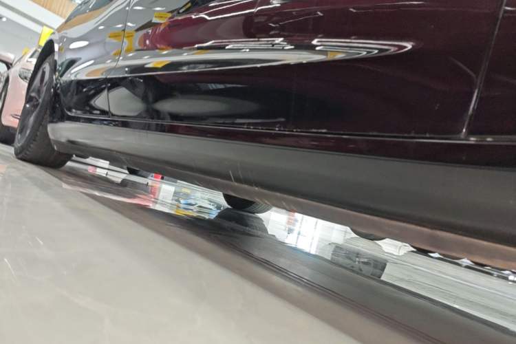 Used Tesla Model 3 2019 Standard Range Rear-Drive Upgraded Version Right Side Sill