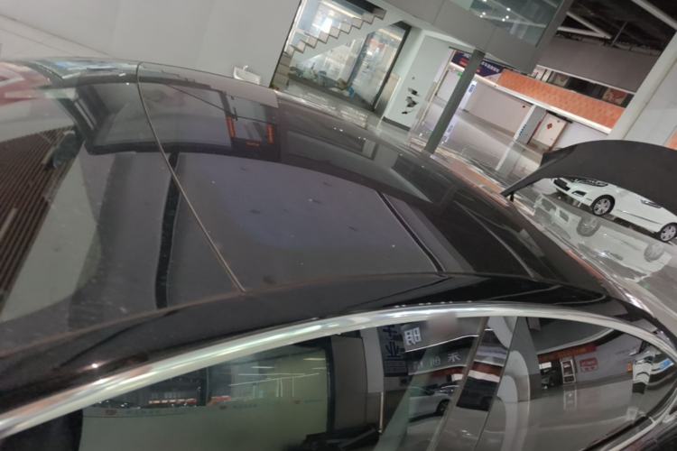 Used Tesla Model 3 2019 Long-Range Rear-Wheel-Drive Version Roof