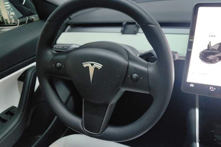 Used Tesla Model 3 2019 Long-Range All-Wheel-Drive Version Steering Wheel