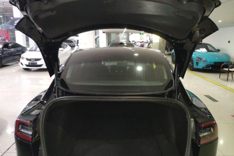 Used Tesla Model 3 2019 Long-Range All-Wheel-Drive Version Trunk