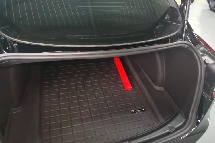 Used Tesla Model 3 2019 Standard Range Rear-Drive Upgraded Version Trunk