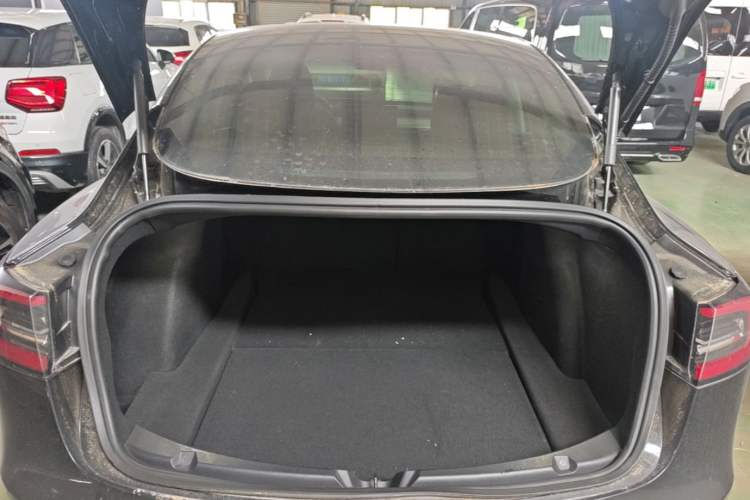 Used Tesla Model 3 2019 Long-Range All-Wheel-Drive Version Trunk