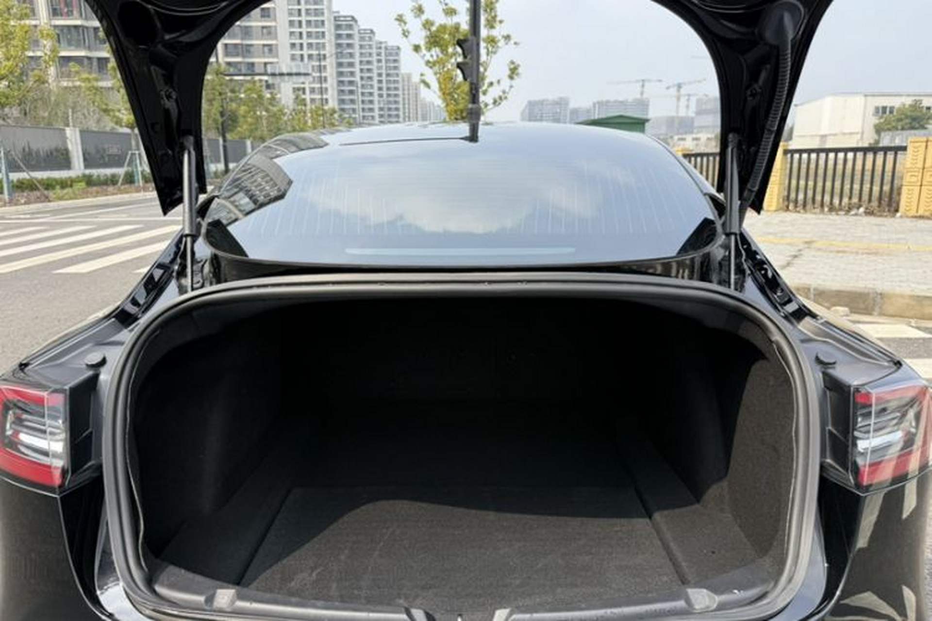 Used Tesla Model 3 2019 Long-Range Rear-Wheel-Drive Version Trunk
