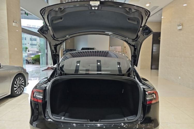 Used Tesla Model 3 2019 Long-Range All-Wheel-Drive Version Trunk