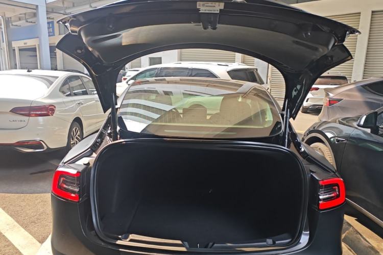 Used Tesla Model 3 2019 Long-Range All-Wheel-Drive Version Trunk
