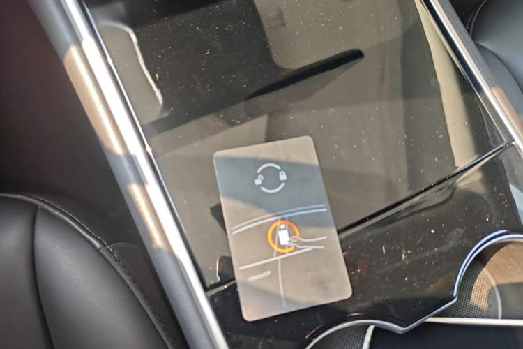 Used Tesla Model 3 2019 Long-Range All-Wheel-Drive Version Vehicle Key