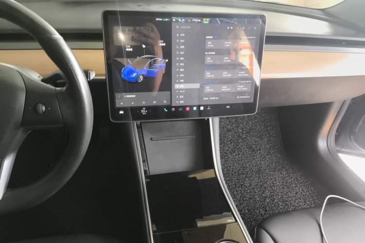 Used Tesla Model 3 2019 Long-Range Rear-Wheel-Drive Version Audio And AC Panel