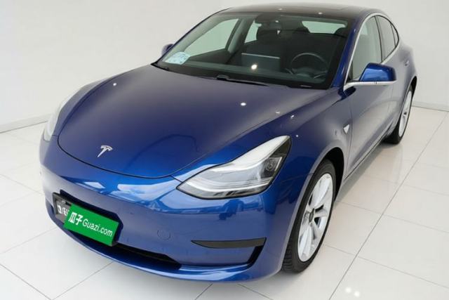 Ojetý Tesla Model 3 2019 Standard Range Rear-Drive Upgraded Version