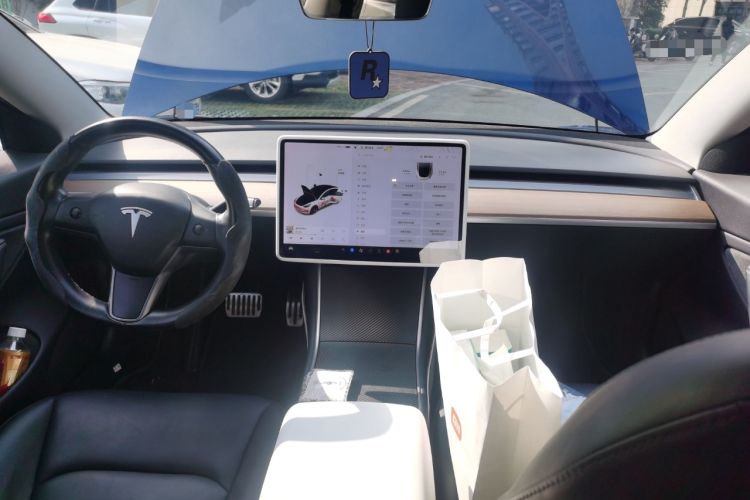 Used Tesla Model 3 2019 Long-Range Rear-Wheel-Drive Version Center Console