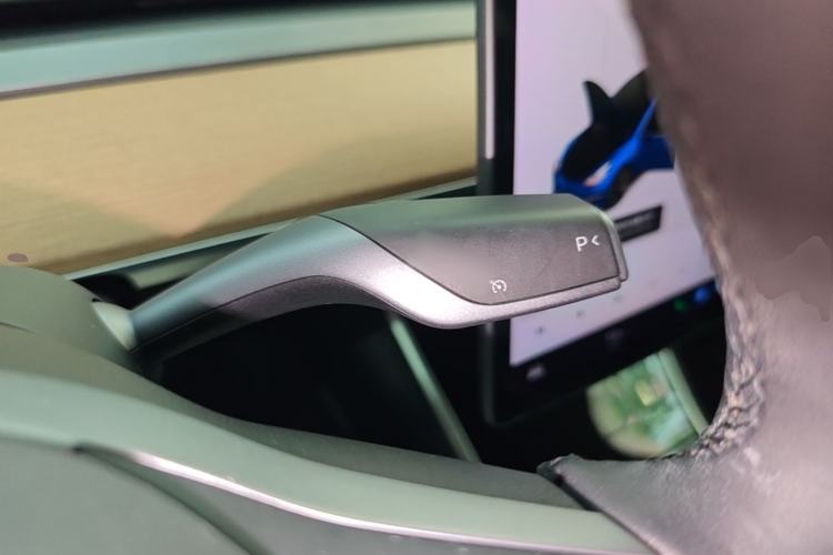 Used Tesla Model 3 2019 Standard Range Rear-Wheel Drive Upgraded Version (52 kWh) Center Console