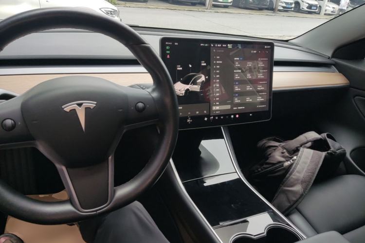 Used Tesla Model 3 2019 Long-Range Rear-Wheel-Drive Version Center Console