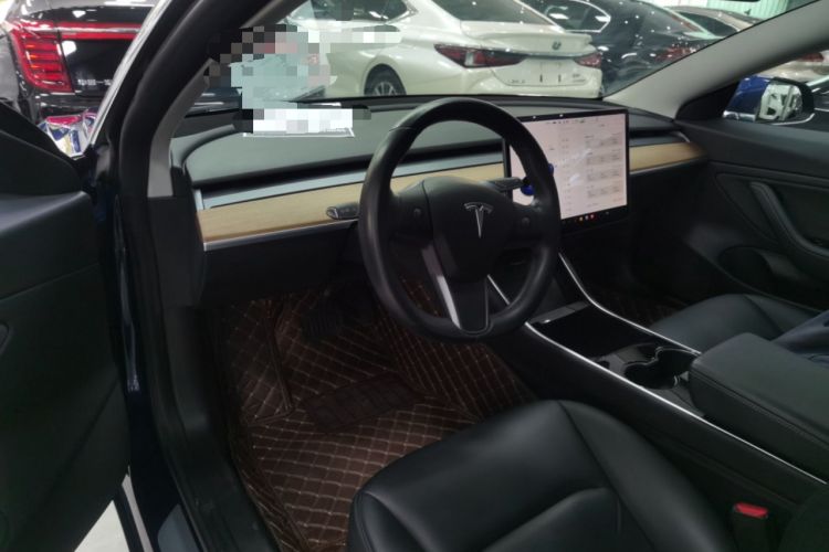 Used Tesla Model 3 2019 Long-Range All-Wheel-Drive Version Center Console