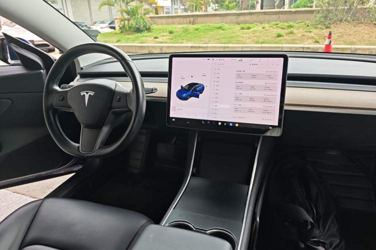 Used Tesla Model 3 2019 Long-Range All-Wheel-Drive Version Center Console