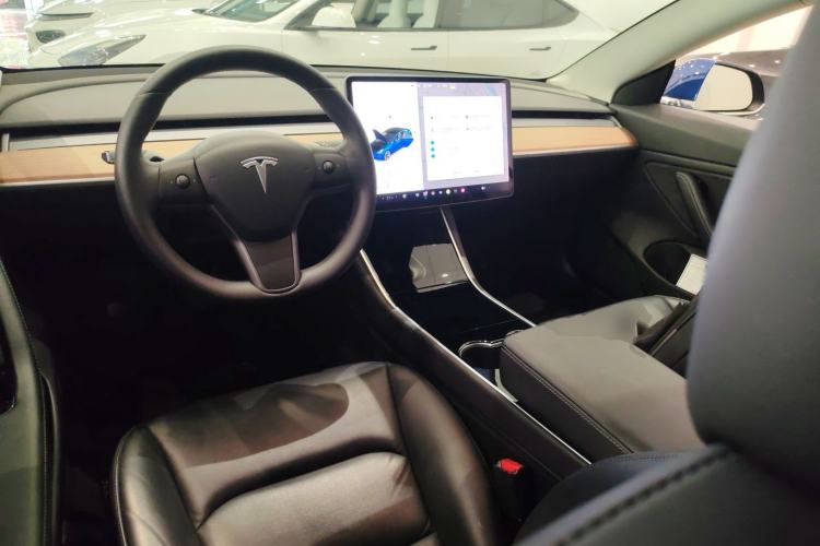 Used Tesla Model 3 2019 Standard Range Rear-Wheel Drive Upgraded Version (52 kWh) Center Console