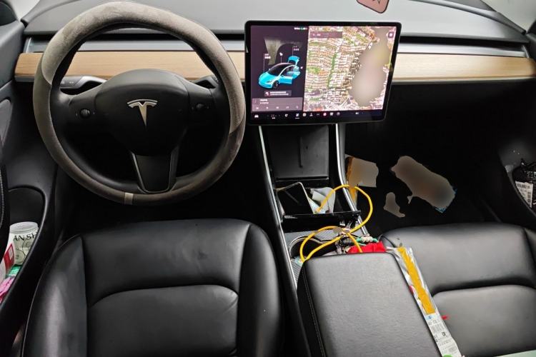 Used Tesla Model 3 2019 Long-Range All-Wheel-Drive Version Center Console