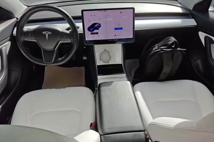 Used Tesla Model 3 2019 Long-Range All-Wheel-Drive Version Center Console