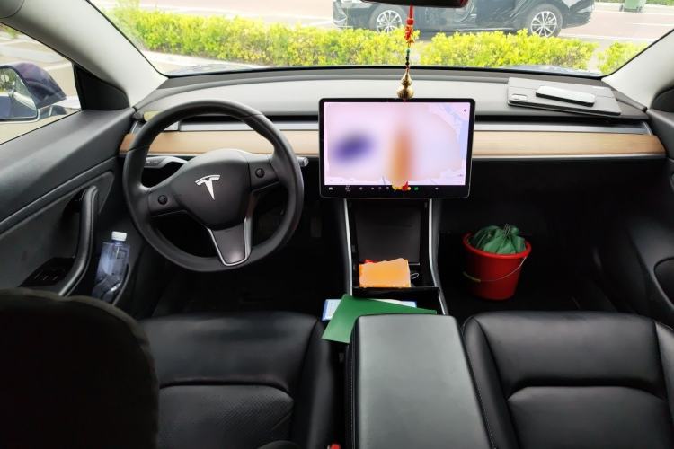Used Tesla Model 3 2019 Long-Range All-Wheel-Drive Version Center Console