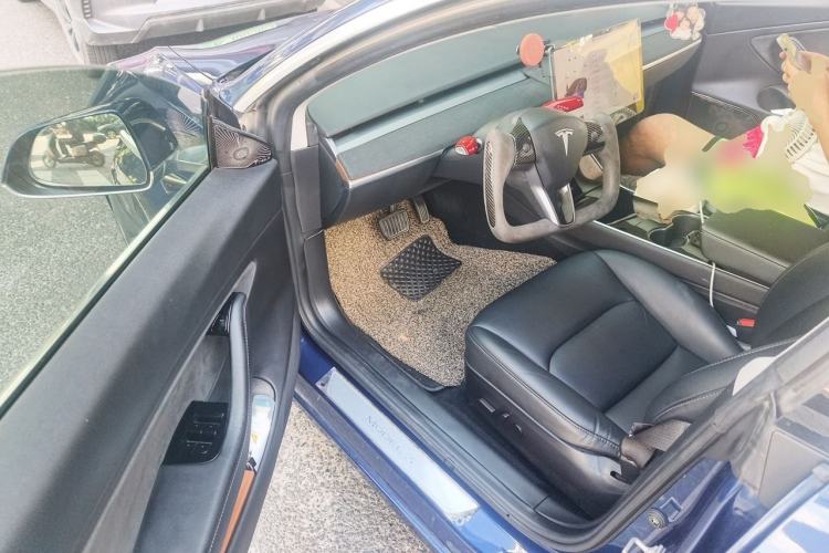 Used Tesla Model 3 2019 Long-Range All-Wheel-Drive Version Driver Seat