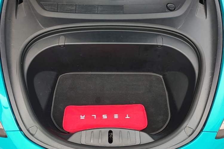 Used Tesla Model 3 2019 Long-Range Rear-Wheel-Drive Version Engine Bay