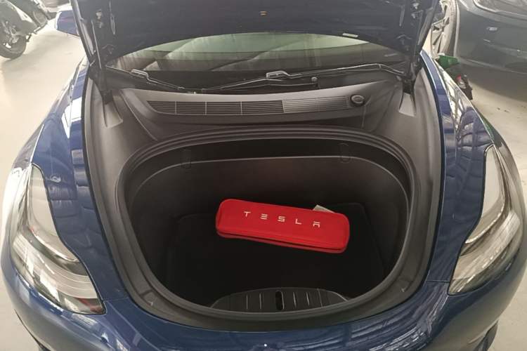 Used Tesla Model 3 2019 Long-Range Rear-Wheel-Drive Version Engine Bay