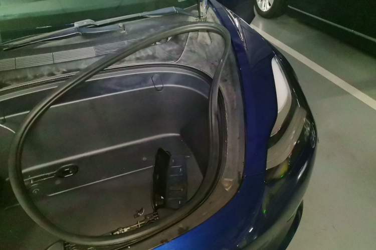 Used Tesla Model 3 2019 Long-Range Rear-Wheel-Drive Version Engine Bay Left