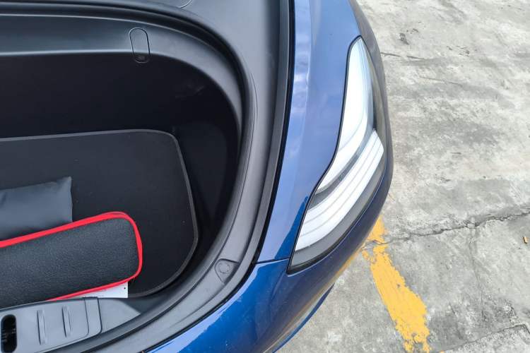 Used Tesla Model 3 2019 Performance High-Performance All-Wheel-Drive Version Engine Bay Left
