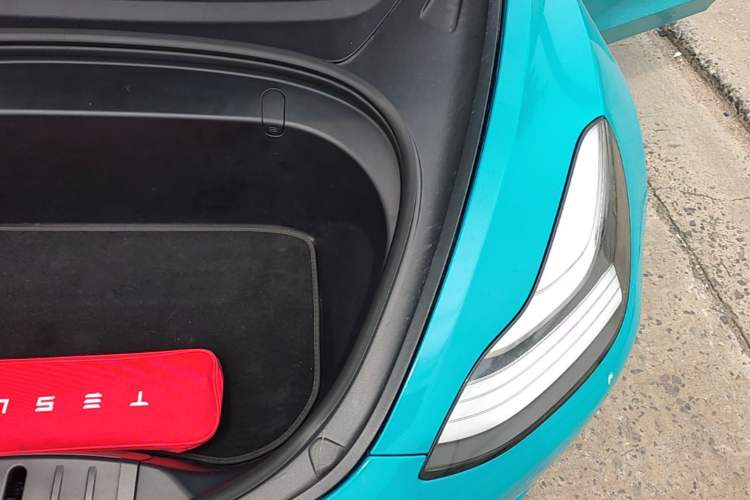 Used Tesla Model 3 2019 Long-Range Rear-Wheel-Drive Version Engine Bay Left