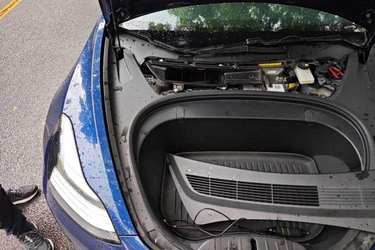 Used Tesla Model 3 2019 Long-Range All-Wheel-Drive Version Engine Bay Right