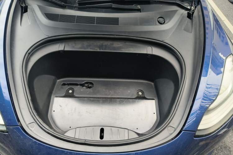 Used Tesla Model 3 2019 Long-Range Rear-Wheel-Drive Version Engine Bay