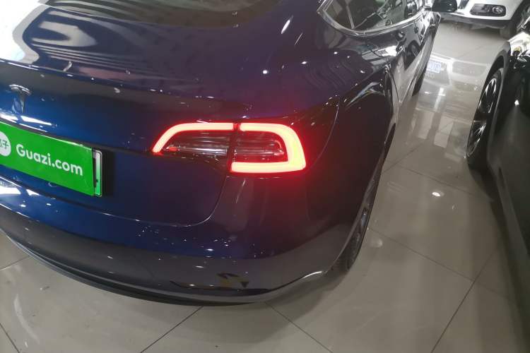Used Tesla Model 3 2019 Standard Range Rear-Wheel Drive Upgraded Version (52 kWh) Exterior 2