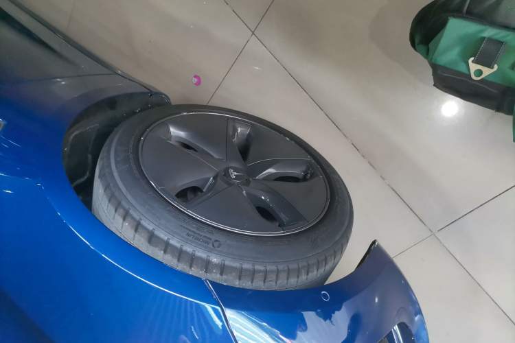 Used Tesla Model 3 2019 Standard Range Rear-Wheel Drive Upgraded Version (52 kWh) Exterior 3