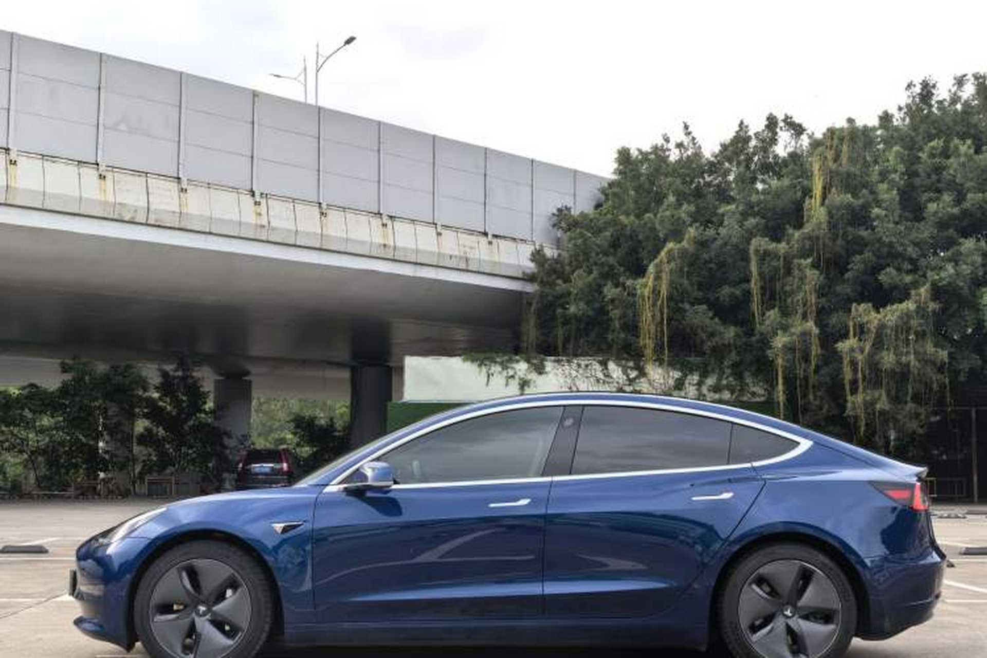 Used Tesla Model 3 2019 Long-Range All-Wheel-Drive Version Exterior 3