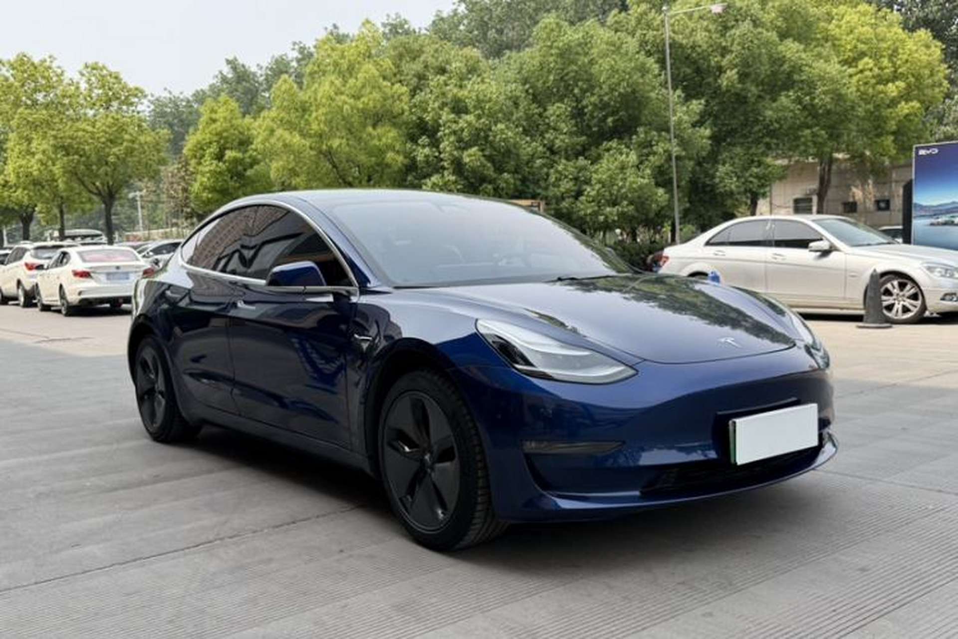 Used Tesla Model 3 2019 Long-Range Rear-Wheel-Drive Version Exterior 4