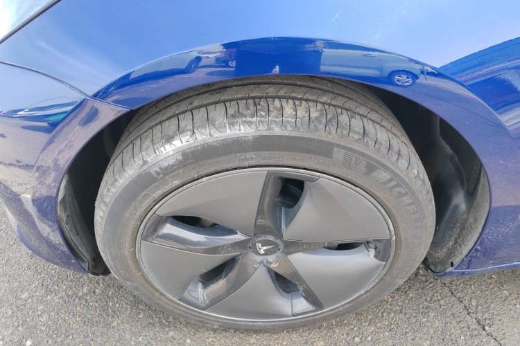 Used Tesla Model 3 2019 Standard Range Rear-Drive Upgraded Version Exterior 4