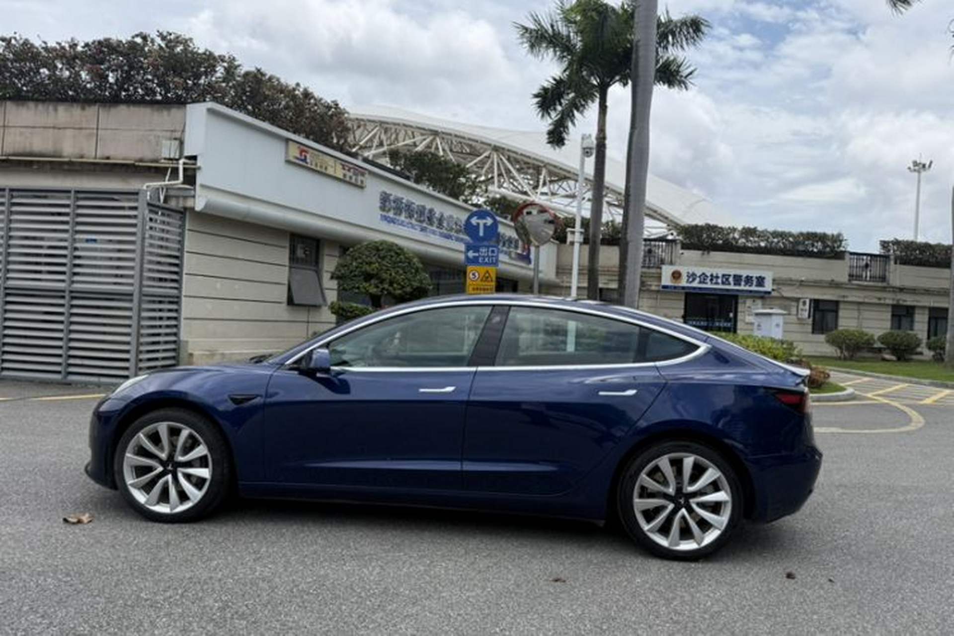 Used Tesla Model 3 2019 Standard Range Rear-Drive Upgraded Version Exterior 5