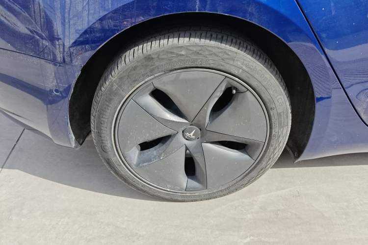 Used Tesla Model 3 2019 Long-Range All-Wheel-Drive Version Exterior 5