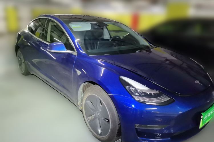 Used Tesla Model 3 2019 Long-Range Rear-Wheel-Drive Version Front Right 45 Deg
