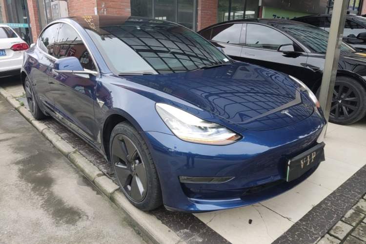 Used Tesla Model 3 2019 Long-Range Rear-Wheel-Drive Version Front Right 45 Deg