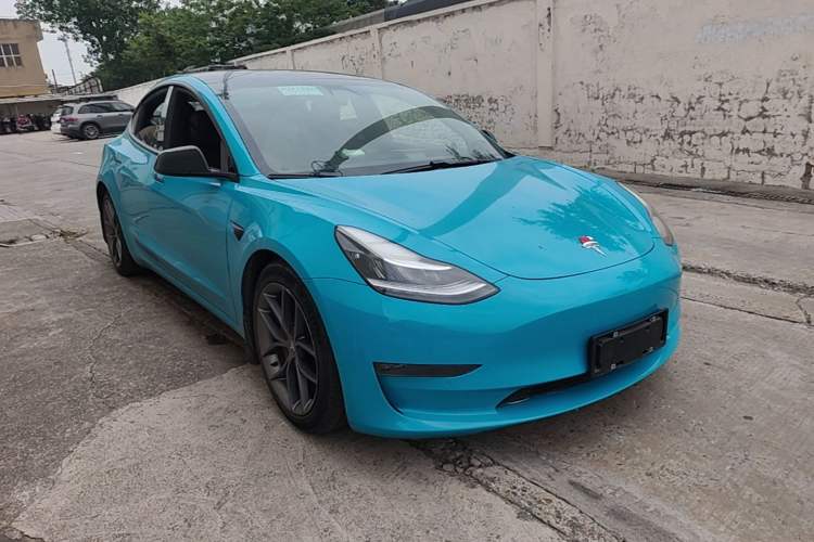 Used Tesla Model 3 2019 Long-Range Rear-Wheel-Drive Version Front Right 45 Deg