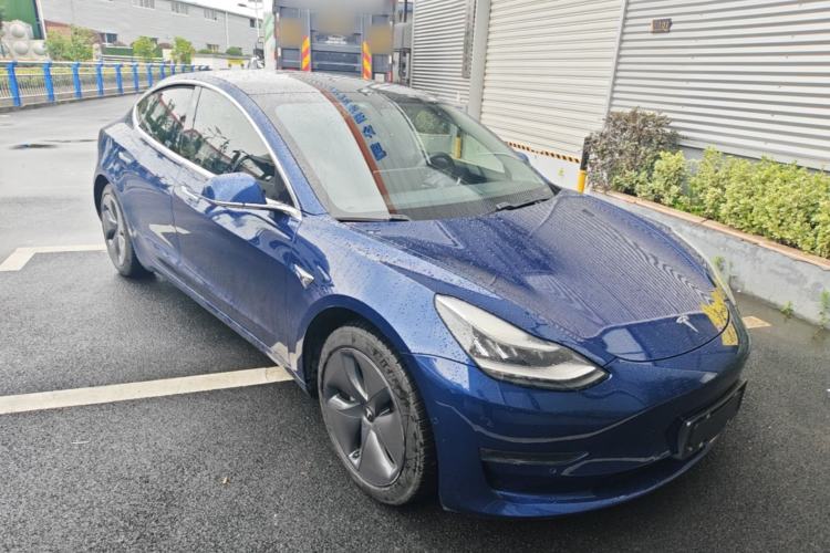 Used Tesla Model 3 2019 Long-Range Rear-Wheel-Drive Version Front Right 45 Deg