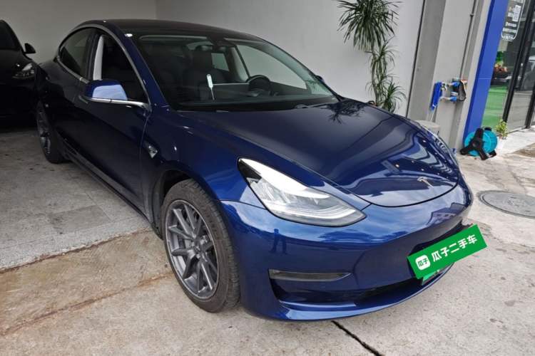 Used Tesla Model 3 2019 Long-Range All-Wheel-Drive Version Front Right 45 Deg