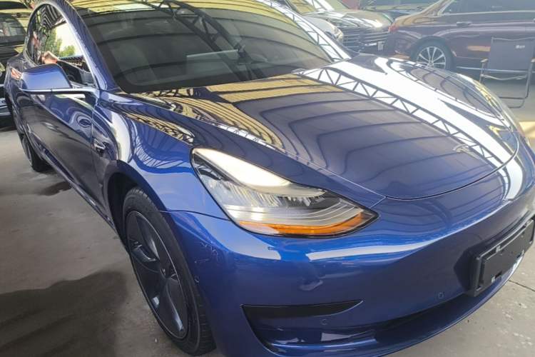 Used Tesla Model 3 2019 Standard Range Rear-Drive Upgraded Version Front Right 45 Deg