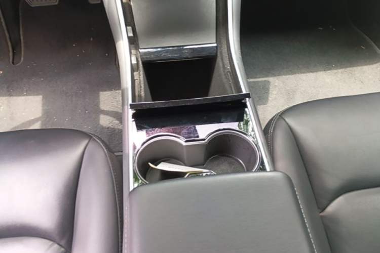 Used Tesla Model 3 2019 Standard Range Rear-Wheel Drive Upgraded Version (60 kWh) Gear Lever