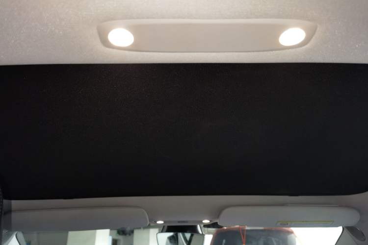 Used Tesla Model 3 2019 Long-Range Rear-Wheel-Drive Version Headliner